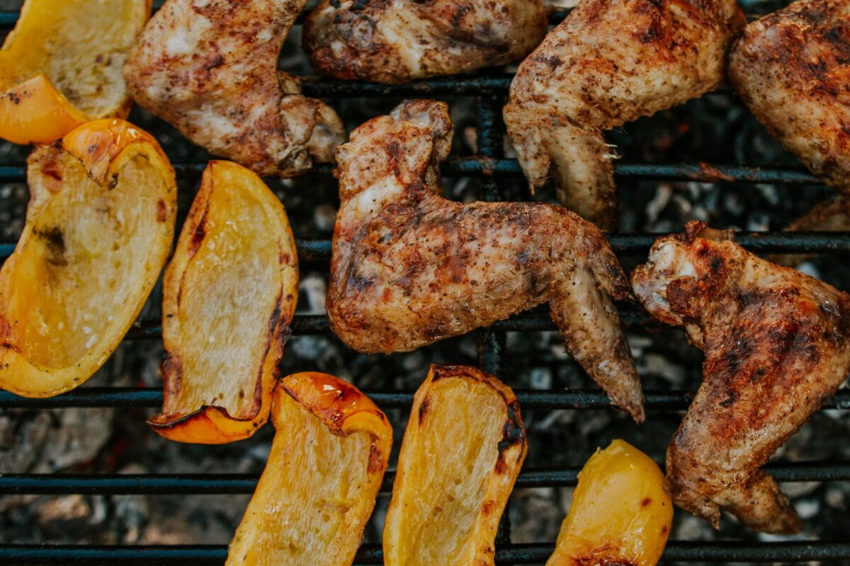 Will you enjoy a delicious barbecue? Discover how the special charcoal for roasting will give a different touch to the meat